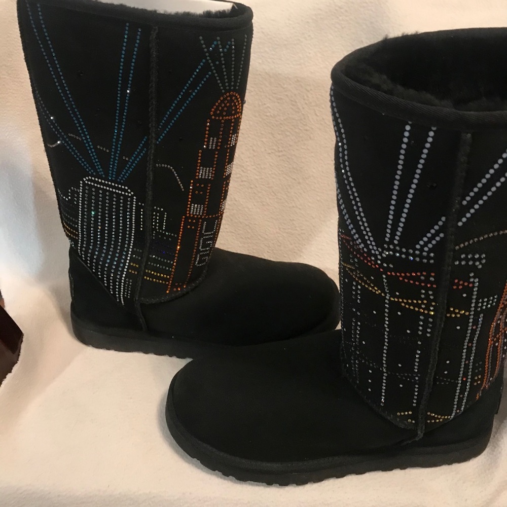 Ugg’s Sz. 8 New York Skyline Swarovski